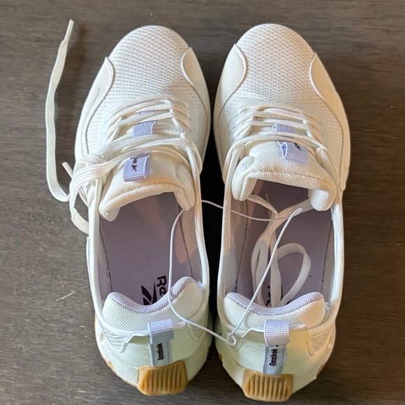 Reebok Cream Athletic Shoes - Picture 5 of 5